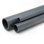 مواسير UPVC ضغط اسمي 9 بار مقاس 4 إنش سمك 4.5 مم لون رمادي غامق