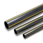 مواسير HDPE ضغط 4.8 بار PE 80 قطر خارجي 450 مم سماكة 25.6 مم أسود مع خطوط صفراء