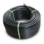لفة أنابيب HDPE ضغط اسمي 8 بار PE 80 قطر خارجي 50 مم SDR 17 لون أسود