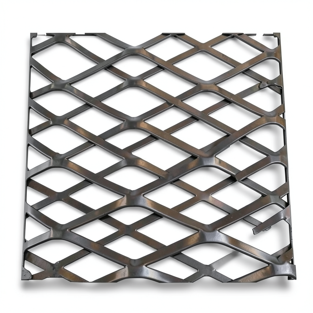 Hot Rolled Black Steel Expanded Metal Mesh Thickness 1.5 mm Width 2.44 m Length 5 m