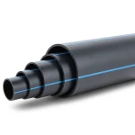مواسير HDPE ضغط 8 بار PE 80 قطر خارجي 450 مم SDR 17 لون اسود مع خط ازرق
