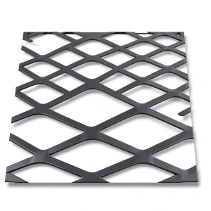 Hot Rolled Steel Expanded Metal Mesh 2.8 mm Thick, 2.44 m Width, 1 m Length