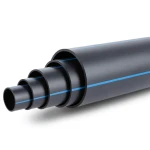 مواسير HDPE ضغط 12.5 بار PE 80 قطر خارجي 560 مم SDR 11 أسود مع خطوط زرقاء