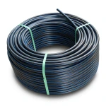 لفة أنابيب بلاستيك HDPE ضغط 12.5 بار PE 100 قطر خارجي 50 مم SDR 13.6 أسود مع خط أزرق