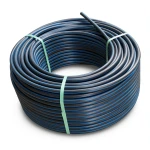لفة أنابيب بلاستيك HDPE ضغط 12.5 بار PE 100 قطر خارجي 110 مم SDR 13.6 أسود مع خطوط زرقاء