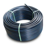لفة أنابيب HDPE ضغط 12.5 بار [PE 100] قطر خارجي 140 مم SDR 13.6 لون أسود مع خط أزرق