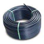 لفة أنابيب HDPE ضغط 6.3 بار PE 100 قطر خارجي 50 مم SDR 26 أسود مع خط أزرق