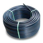 لفة أنابيب بلاستيك HDPE ضغط 6.3 بار PE 100 قطر خارجي 140 مم SDR 26 أسود مع خط أزرق