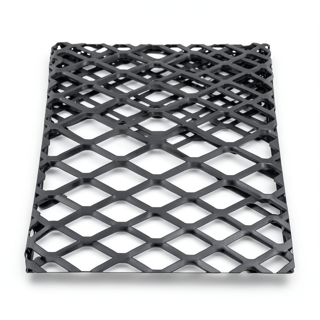 Hot Rolled Black Steel Expanded Metal Mesh 2.7 mm Thickness 1.22m Width 6m Length