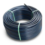 لفة أنابيب HDPE ضغط 16 بار PE 100 قطر خارجي 25 مم SDR 11 أسود مع خطوط زرقاء