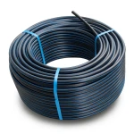 لفة أنابيب بلاستيك HDPE ضغط 16 بار PE 100، قطر خارجي 40 مم SDR 11، أسود مع خطوط زرقاء