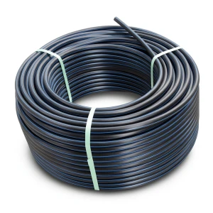لفة أنابيب HDPE ضغط 16 بار PE 100 قطر خارجي 25 مم SDR 11 أسود مع خطوط زرقاء