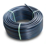 لفة أنابيب HDPE ضغط اسمي 20 بار PE 100 قطر خارجي 16 مم SDR 9 لون أسود مع خطوط زرقاء