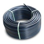 لفة أنابيب بلاستيك HDPE ضغط 10 بار PE 100 قطر خارجي 160 مم SDR 17 أسود مع خط أزرق