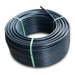 لفة أنابيب HDPE ضغط 10 بار PE 100 قطر خارجي 125 مم SDR 17 لون أسود مع خط أزرق