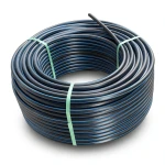لفة أنابيب HDPE ضغط 20 بار PE 100، قطر خارجي 75 مم SDR 9 أسود مع خطوط زرقاء