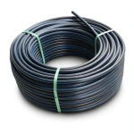 لفة أنابيب بلاستيك HDPE ضغط 10 بار PE 100 قطر خارجي 160 مم SDR 17 أسود مع خط أزرق
