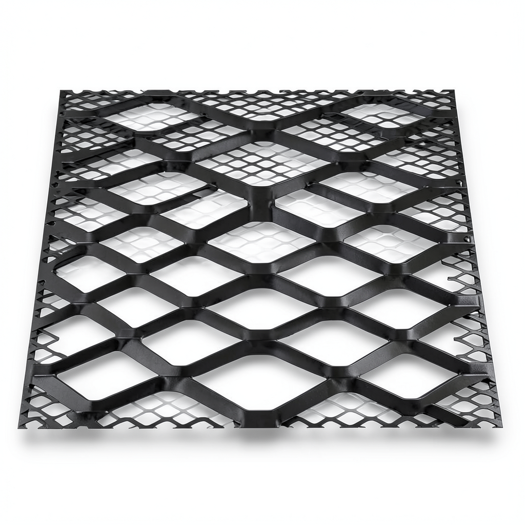 Hot Rolled Black Steel Expanded Metal Mesh Bahri 2.8 mm Thickness 2.44 m Width 5 m Length
