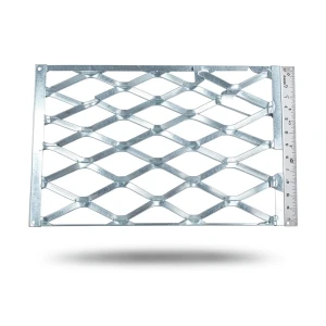 Galvanised Steel Expanded Metal Mesh Bahri 1.5 mm Thickness 1.22 m Width 7 m Length