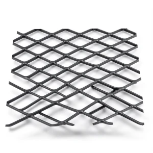 Hot Rolled Black Steel Expanded Metal Mesh Khaleeji 3.8 mm Thickness 1.22 m Width 4 m Length