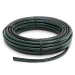 لفة أنابيب HDPE ضغط 10 بار PE 63 قطر خارجي 25 مم SDR 11 أسود مع خطوط خضراء
