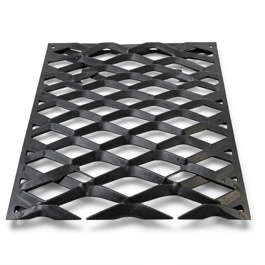 Hot Rolled Black Steel Expanded Metal Mesh Thickness 1.4 mm Width 1.22 m Length 4 m