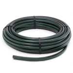 لفة أنابيب HDPE ضغط اسمي 3.9 بار PE63 قطر خارجي 50 مم SDR 21 أسود مع خطوط خضراء