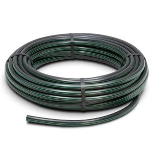 لفة أنابيب HDPE ضغط اسمي 3.9 بار PE63 قطر خارجي 90 مم SDR 21 لون أسود مع خطوط خضراء