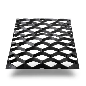 Hot Rolled Black Steel Expanded Metal Mesh Thickness 2.8 mm Width 1.22 m Length 4 m