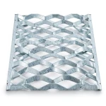 Galvanized Steel Expanded Metal Mesh Thickness 1.5 mm Width 1.22 m Length 3 m