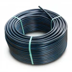 لفة أنابيب HDPE ضغط  15.6 بار [PE 100] قطر خارجي 20 مم  SDR 9  لون اسود مع خط ازرق | مصنع المنى