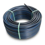 لفة أنابيب HDPE ضغط 3.2 بار PE 100 قطر خارجي 63 مم SDR 41 أسود مع خطوط زرقاء