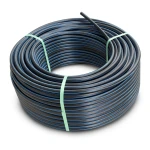 لفة أنابيب HDPE ضغط 3.2 بار PE 100، قطر خارجي 125 مم، SDR 41 أسود مع خطوط زرقاء