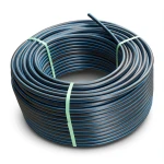 لفة أنابيب HDPE ضغط 4 بار PE100 قطر خارجي 63 مم SDR 33 أسود مع خط أزرق