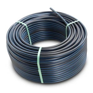 لفة أنابيب بلاستيك HDPE ضغط 4 بار PE 100، قطر خارجي 110 مم SDR 33، أسود مع خطوط زرقاء