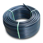 لفة أنابيب بلاستيك HDPE ضغط 9.9 بار PE 100 قطر خارجي 75 مم SDR 13.6 أسود مع خطوط زرقاء