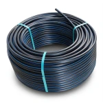 لفة أنابيب بلاستيك HDPE ضغط 12.5 بار PE 100 قطر خارجي 20 مم SDR 11 أسود مع خط أزرق