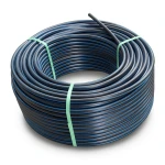لفة أنابيب بلاستيك HDPE ضغط 9.9 بار PE 100 قطر خارجي 125 مم SDR 13.6 أسود مع خطوط زرقاء