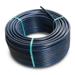 لفة أنابيب بلاستيك HDPE ضغط 12.5 بار PE 100 قطر خارجي 50 مم SDR 11 أسود مع خطوط زرقاء