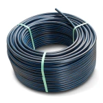 لفة أنابيب HDPE ضغط 15.6 بار PE 100 قطر خارجي 20 مم SDR 9 أسود مع خط أزرق