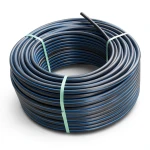 لفة أنابيب بلاستيك HDPE ضغط 9.9 بار PE 100 قطر خارجي 75 مم SDR 13.6 أسود مع خطوط زرقاء