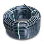 لفة أنابيب بلاستيك HDPE ضغط 9.9 بار PE 100 قطر خارجي 125 مم SDR 13.6 أسود مع خطوط زرقاء