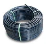 لفة أنابيب بلاستيك HDPE ضغط 9.9 بار PE 100 قطر خارجي 140 مم SDR 13.6 أسود مع خطوط زرقاء