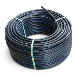 لفة أنابيب HDPE ضغط 19.2 بار PE 100 قطر خارجي 20 مم SDR 7.4 أسود مع خط أزرق
