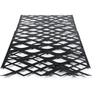 Hot Rolled Steel Expanded Metal Mesh Thickness 2.3 mm Width 1.22 m Length 4 m, Black