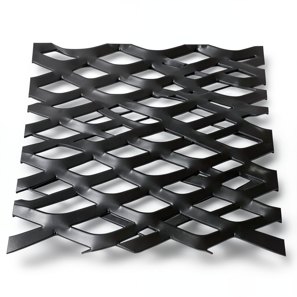 Hot Rolled Steel Expanded Metal Mesh Thickness 2.7 mm Width 1.22 m Length 4 m, Black