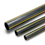 مواسير HDPE ضغط 4.8 بار PE 80 قطر خارجي 200 مم سمك 11.4 مم أسود مع خطوط صفراء