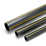 مواسير بلاستيك HDPE ضغط 8 بار PE 80 قطر خارجي 450 مم سماكة 40.9 مم أسود مع خطوط صفراء