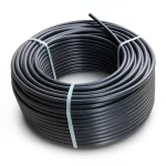 لفة أنابيب بلاستيك HDPE ضغط 12.5 بار PE 100 قطر خارجي 32 مم سمك SDR 13.6 لون أسود