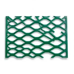 شبك بقلاوة حديد مطلي PVC سماكة 1.8 مم مقاس 1.22×2.44 متر